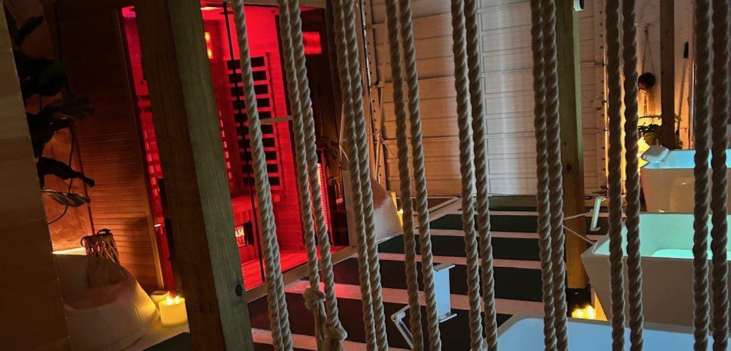 Sliding Descriptive Image