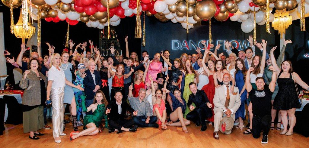 Sliding Descriptive Image