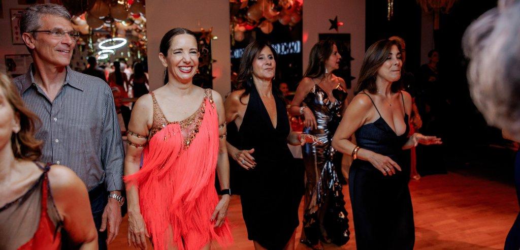 Sliding Descriptive Image