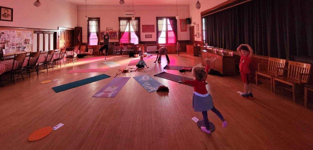 Sliding Descriptive Image