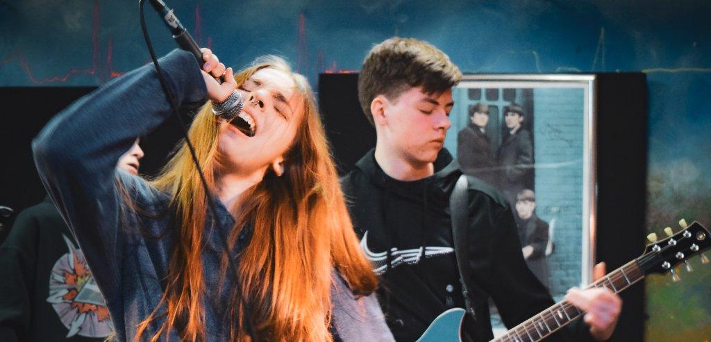 Sliding Descriptive Image