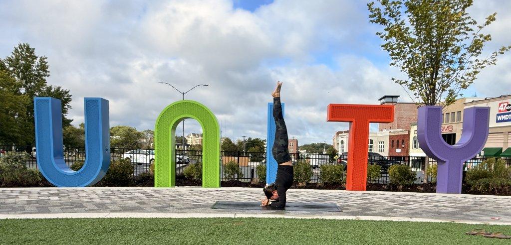 Sliding Descriptive Image