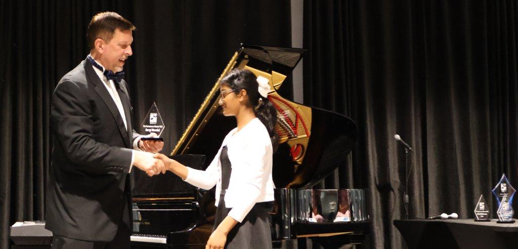 Sliding Descriptive Image