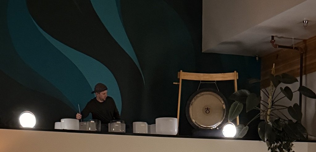 Sliding Descriptive Image