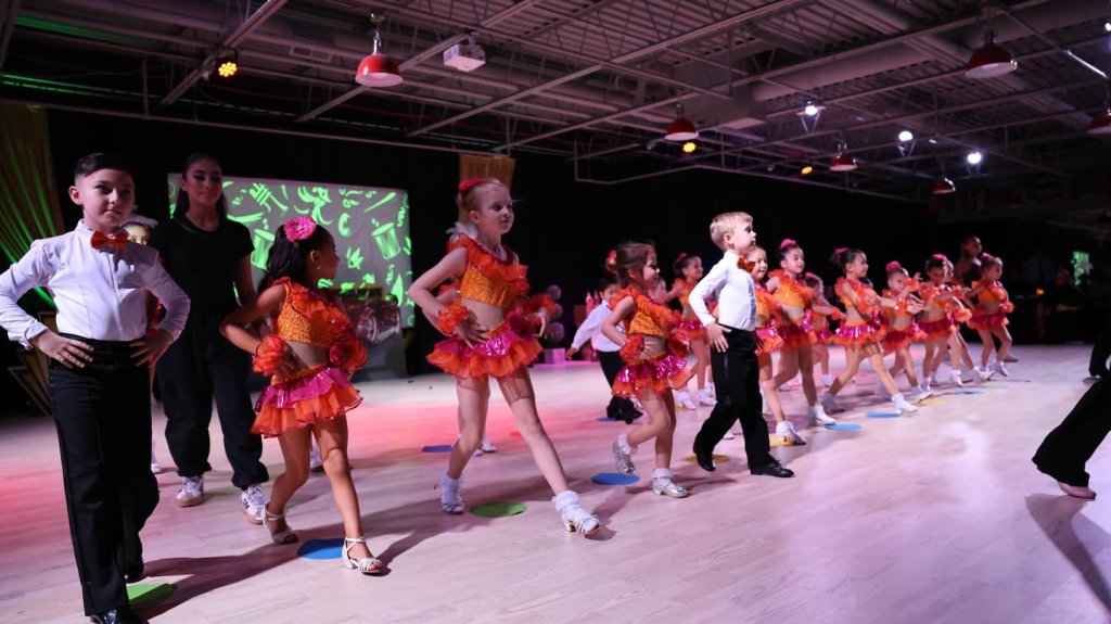 Sliding Descriptive Image