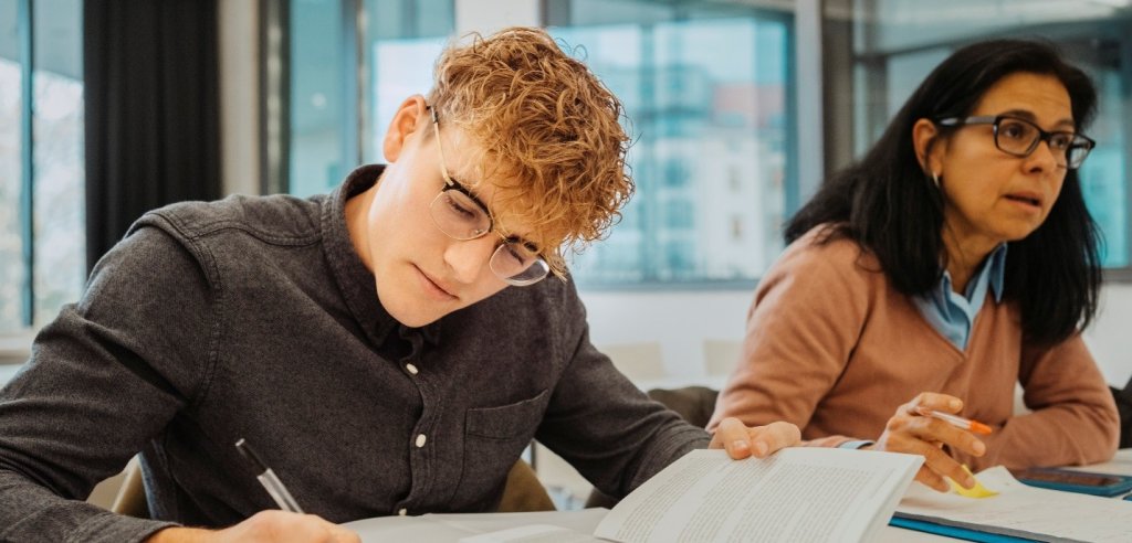 Sliding Descriptive Image