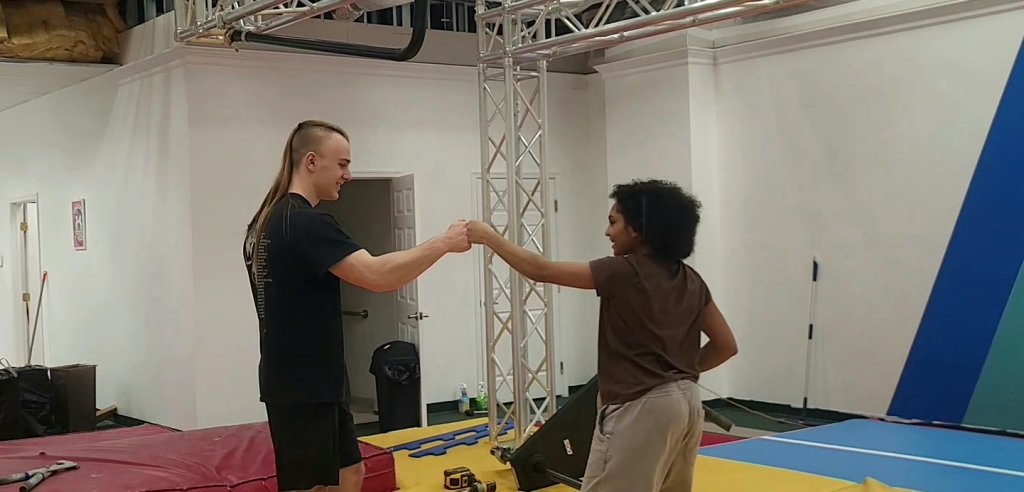 Sliding Descriptive Image