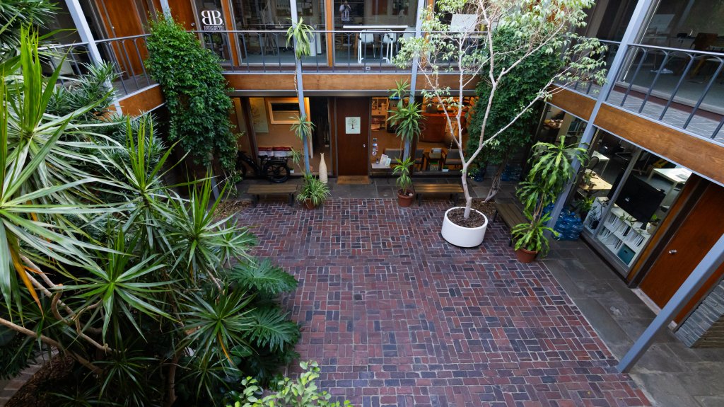 Sliding Descriptive Image