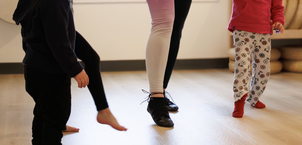 Sliding Descriptive Image