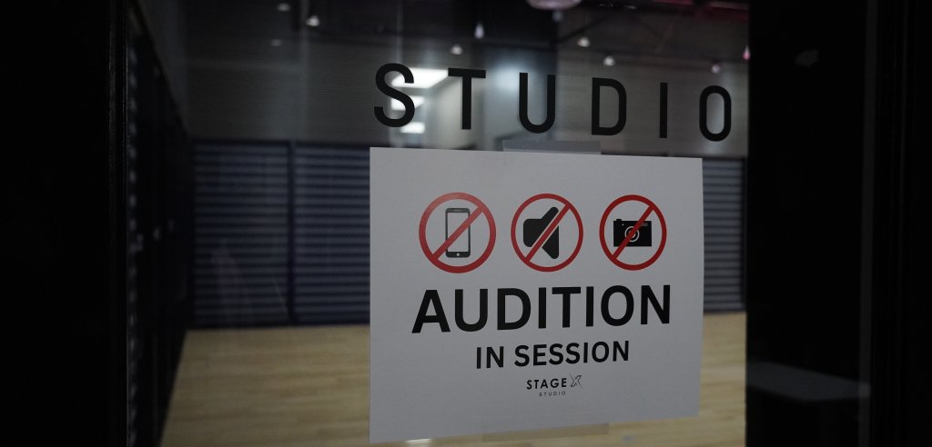 Sliding Descriptive Image