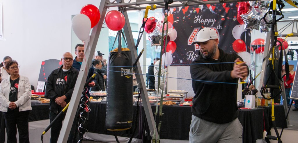 Sliding Descriptive Image