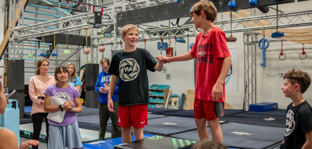 Sliding Descriptive Image