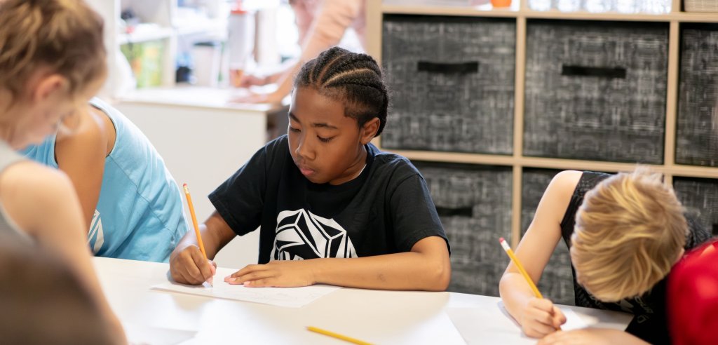 Sliding Descriptive Image