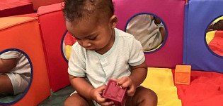 Sliding Descriptive Image