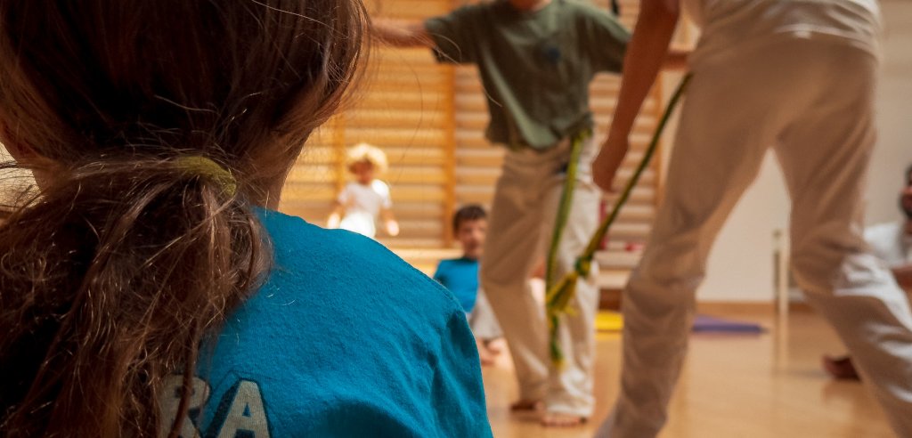 Sliding Descriptive Image