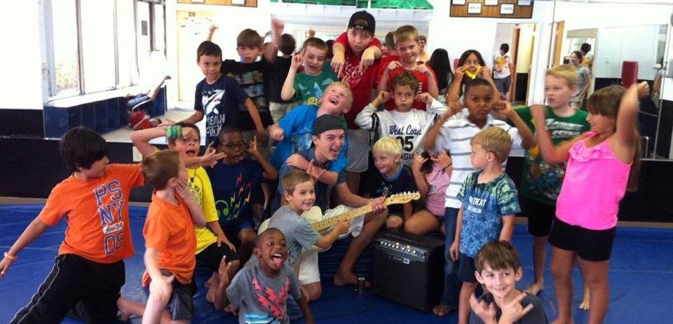 Sliding Descriptive Image