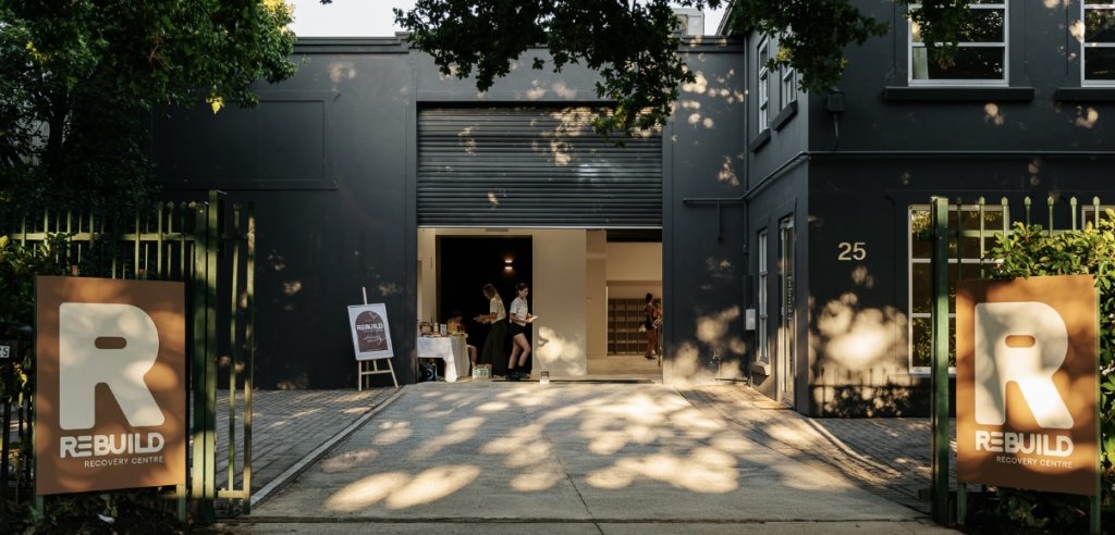 Sliding Descriptive Image