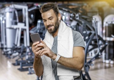 social media to market your gym, man in the gym