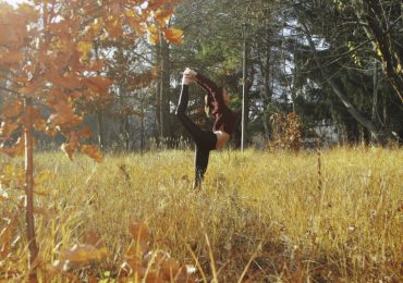 yoga Thanksgiving marketing, fall outdoor yoga