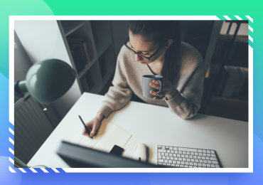 time management strategies, woman at computer managing her time