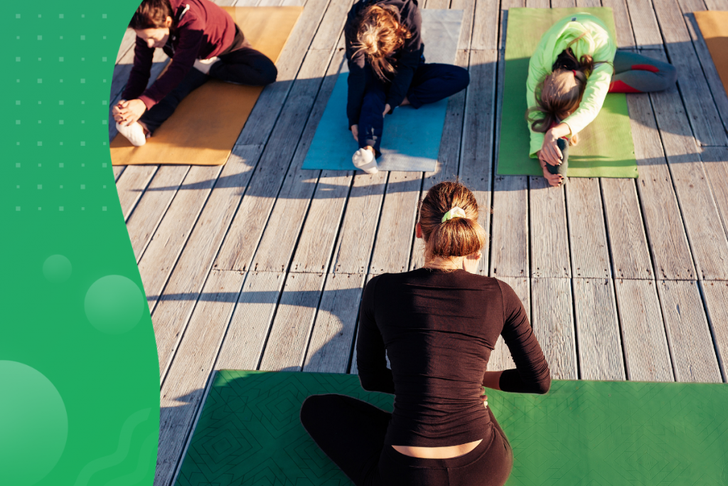 outdoor fitness classes, woman teaching fitness class