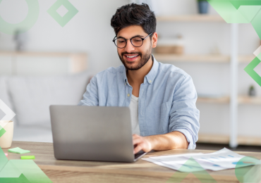 Glofox online clients, man at a computer