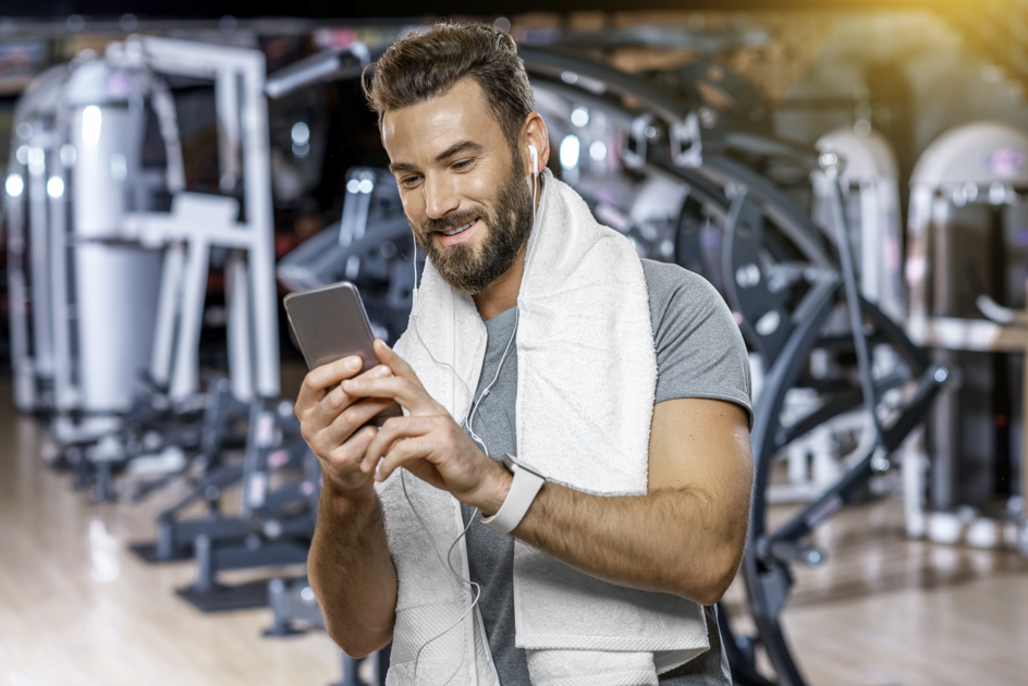 social media to market your gym, man in the gym